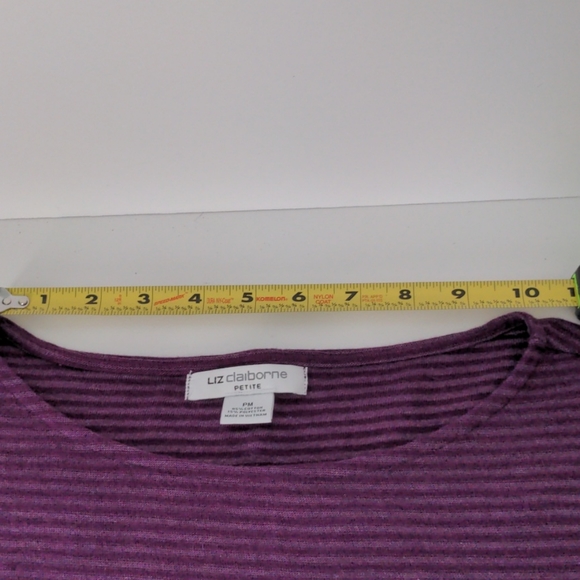 NWOT.  Liz Claiborne Top - Picture 5 of 7